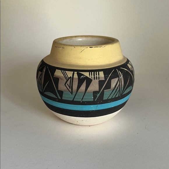 Handcrafted Navajo Ceramic Vase with Geometric Patterns - Picture 2 of 6